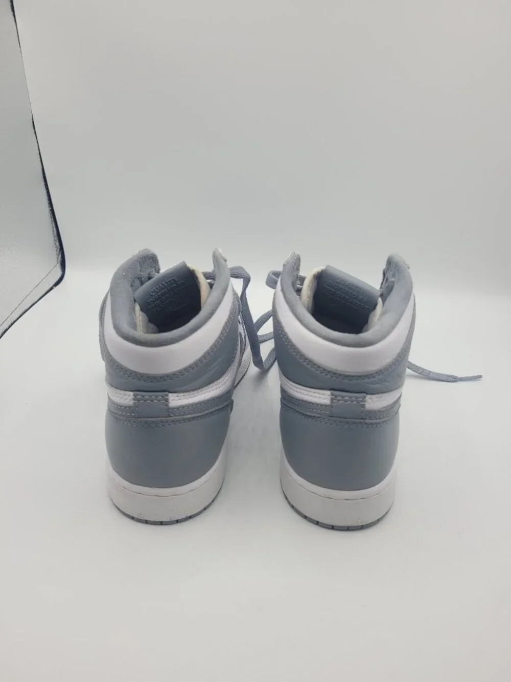 Nike Air Jordan 1 Retro High OG Shoes Youth Size 5.5Y Gray Stealth 575441-037